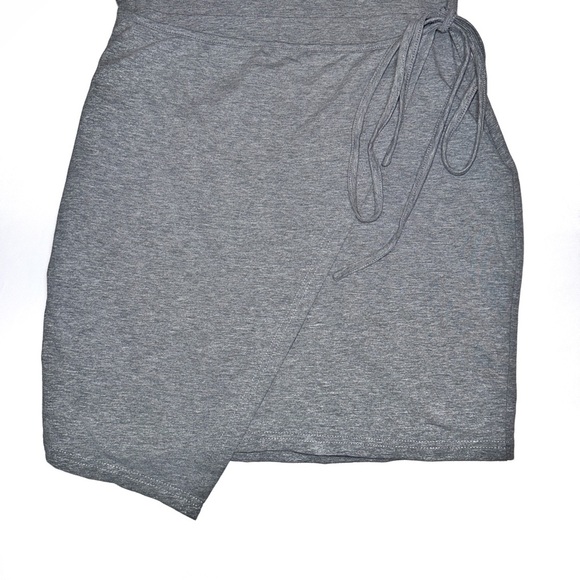 Superdown Gwinne Gray Wrap Dress Size Small - Picture 3 of 14